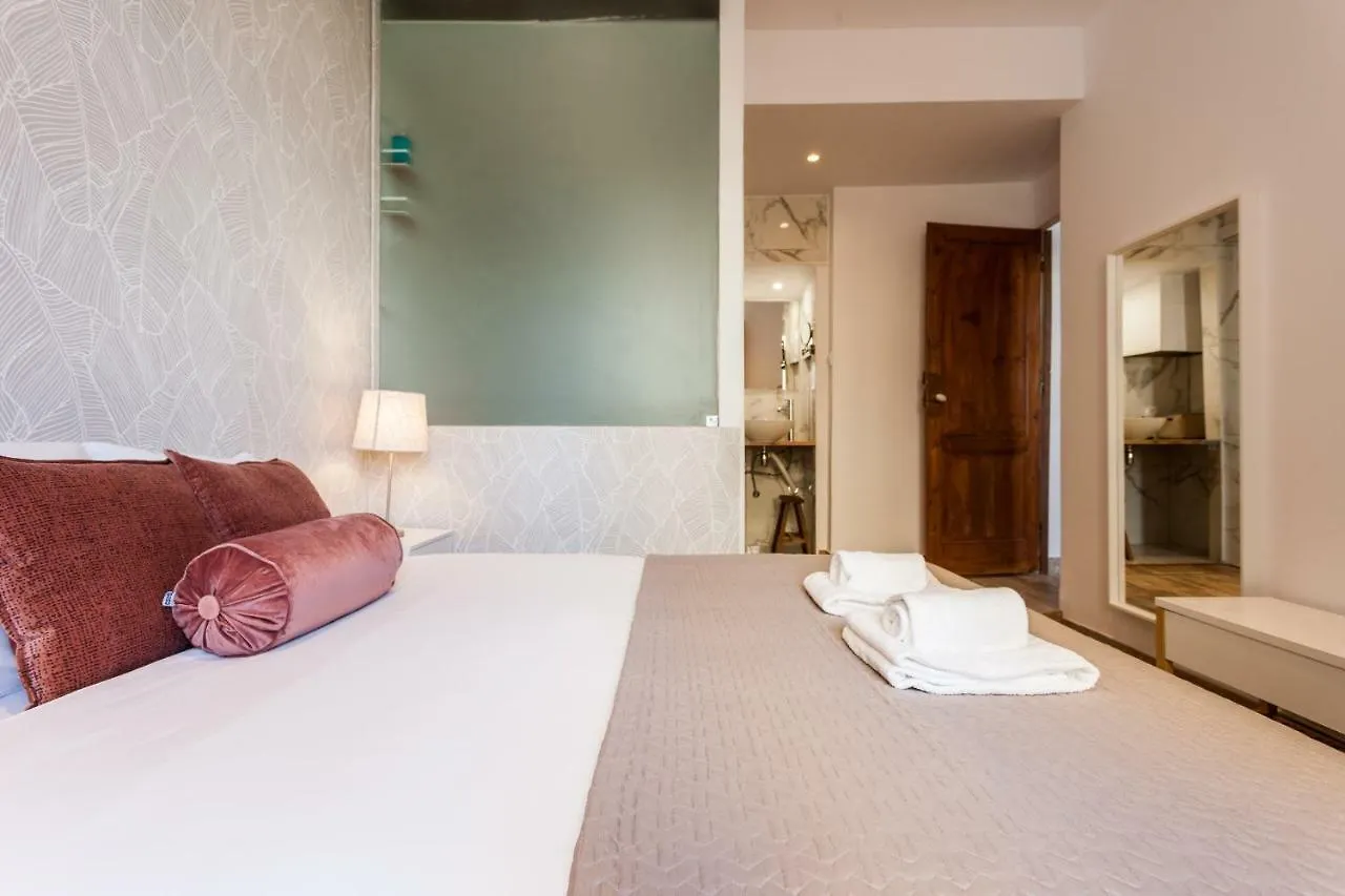 Rossio Vintage Two-Bedroom Apartment - By Lu Holidays Lisboa