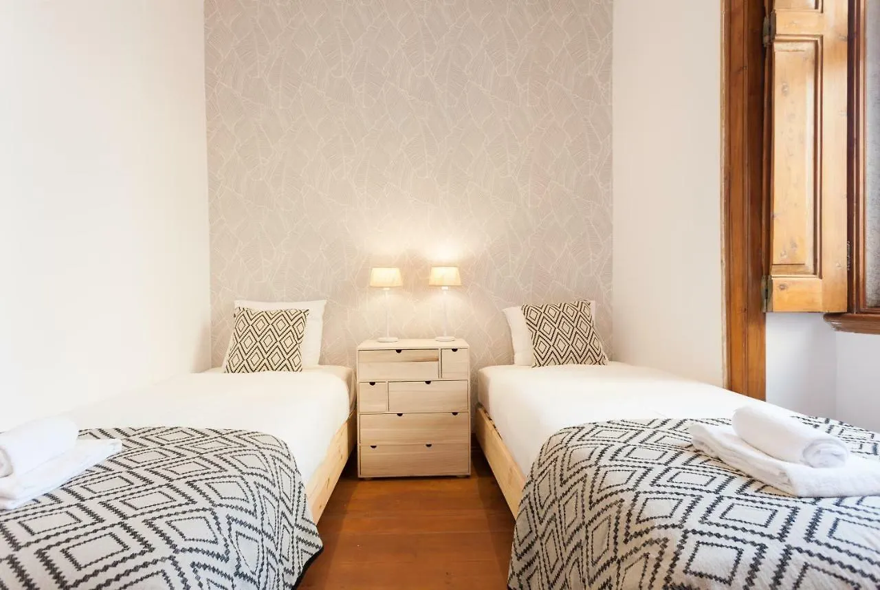 Rossio Vintage Two-Bedroom Apartment - By Lu Holidays Lisbona Portogallo